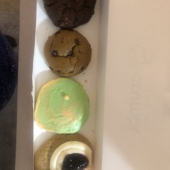 Crumbl - Oakley - Chocolate peanut butter, pumpkin chocolate chip, sherbet, and blueberry cheesecake cookies - Bakeries Near Me - Cincinnati, Ohio