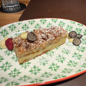 Restaurant Boucherie AuGust - Apricot Cake - Swiss Food Near Me - Zürich, ZH Restaurant Boucherie AuGust - Apricot Cake - Swiss Food Near Me - Zürich, ZH