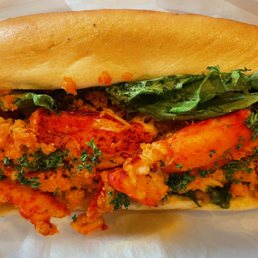 Connecticut lobster roll