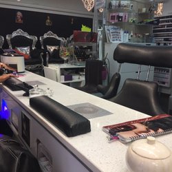 Hollywood Nails