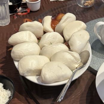 King Restaurant & Bar - peking duck w bun - Bars Near Me - Honolulu, Hawaii