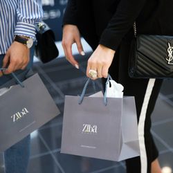 Ziba Beauty | Stonewood Mall | Eyebrow Threading Salon | Ziba Cosmetics