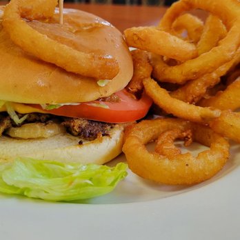 Crescent Inn Restaurant - Kebab burger - American Near Me - Troy, Virginia