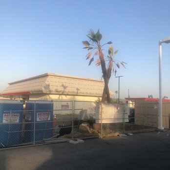 In-N-Out Burger - During construction - Burgers Near Me - West Covina, California In-N-Out Burger - During construction - Burgers Near Me - West Covina, California