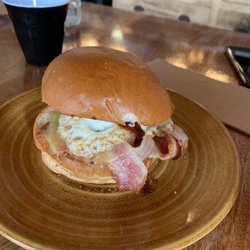 Oceans Narrabeen - brekky burger w/ cheese