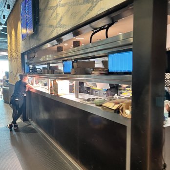 Nando's - Chicken Shop Near Me - Gatwick, WSX