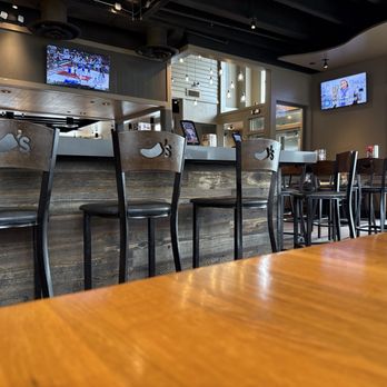 Chili's - Empty bar - Tex-Mex Near Me - Morgan Hill, California