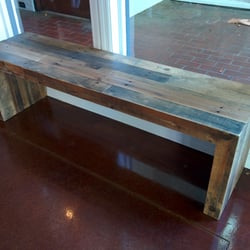 The Impeccable Pig - Seating area for the guys