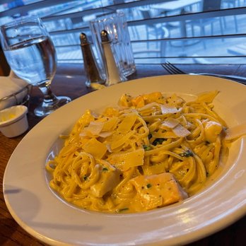 Water's Edge - Seafood Alfredo yum! - Seafood Near Me - Mount Pleasant, South Carolina