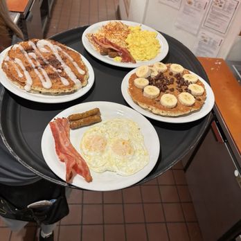 Denny's - American Near Me - Farmington, New Mexico