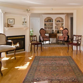 Bird House Inn - Spacious Living Room - Bed & Breakfast Near Me - Excelsior, Minnesota Bird House Inn - Spacious Living Room - Bed & Breakfast Near Me - Excelsior, Minnesota