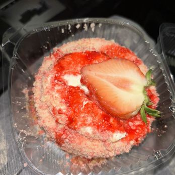 Cheesecake Plugg - Strawberry - Desserts Near Me - Oxnard, California
