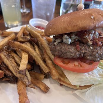 Torrence and Knox - Blue and bacon burger - American Near Me - Cornelius, North Carolina