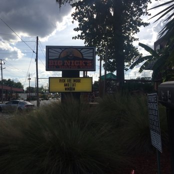 BIG NICK'S - Exterior with sign - Chicken Wings Near Me - Valdosta, Georgia