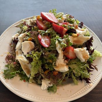 1818 Farm and Cidery - 1818 salad - Pizza Near Me - Ottawa, Ontario 1818 Farm and Cidery - 1818 salad - Pizza Near Me - Ottawa, Ontario