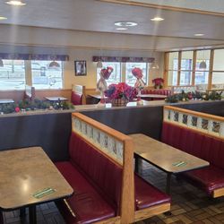Tucker's Hamburgers - Inside