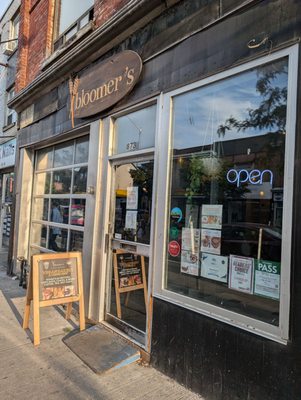 bloomer's Bloor by null