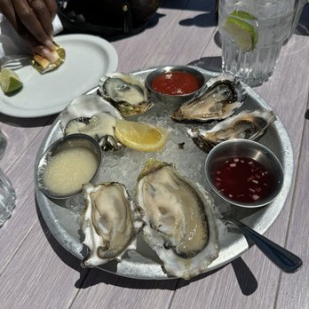 Sam's Chowder House - 3 different kinds of oysters !! - Seafood Near Me - Half Moon Bay, California
