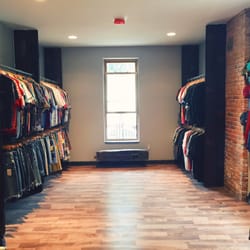 Detroit Clothing Circle - Part 1 of the gentlemen's room