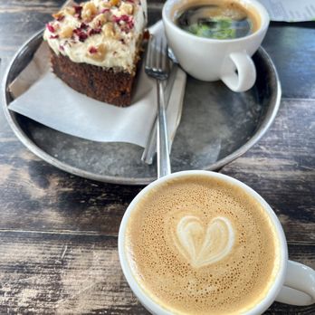 Morrow Coffee - Cake, americano, & flat white - Coffee Roasteries Near Me - Barcelona, B