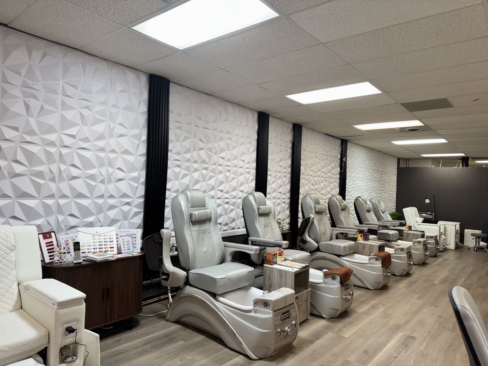 Fremont Nail and Spa Logo