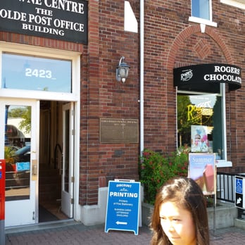 Rogers' Chocolates Sidney Store - Go right in - Chocolatiers & Shops Near Me - Sidney, British Columbia Rogers' Chocolates Sidney Store - Go right in - Chocolatiers & Shops Near Me - Sidney, British Columbia