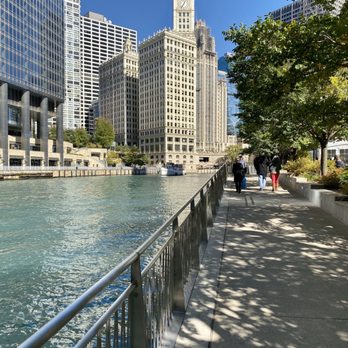 Chicago Riverwalk - The Chicago Riverwalk is wide and clean attracting tourists and locals - Landmarks & Historical Buildings Near Me - Chicago, Illinois Chicago Riverwalk - The Chicago Riverwalk is wide and clean attracting tourists and locals - Landmarks & Historical Buildings Near Me - Chicago, Illinois