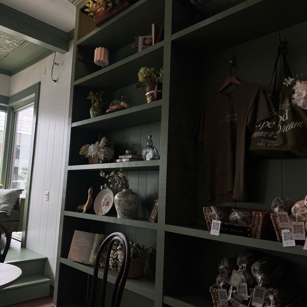 Summer House cafe - Interior - Cafes Near Me - Hyannis, Massachusetts Summer House cafe - Interior - Cafes Near Me - Hyannis, Massachusetts