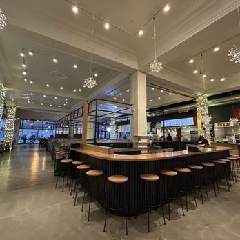 Washington Hall - Food Court Near Me - Chicago, Illinois