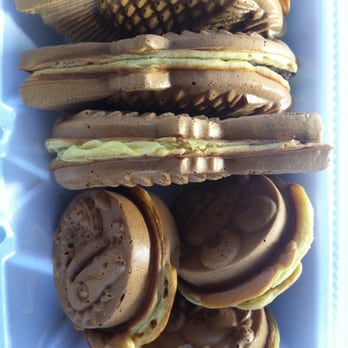 Oishinbo - Red bean & vanilla cream taiyakis! - Japanese Near Me - Edgewater, New Jersey Oishinbo - Red bean & vanilla cream taiyakis! - Japanese Near Me - Edgewater, New Jersey