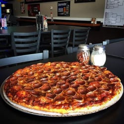 Halftime Tavern - Halftime pizza!