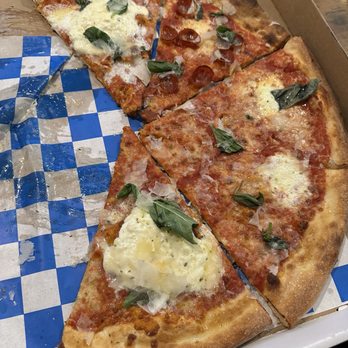 Palm Pizza - 5 Slices - The Classic, Cheese, and Pepperoni - Pizza Near Me - Austin, Texas
