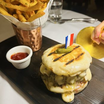 Le Rivage - French Onion Soup Burger with Duck Fat Fries - French Near Me - New York, New York Le Rivage - French Onion Soup Burger with Duck Fat Fries - French Near Me - New York, New York