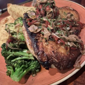 Pizzeria Tra Vigne - Wood fire Brick Chicken plate. Delicious! - Pizza Near Me - Saint Helena, California