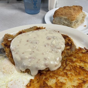Star Country Cafe - Chicken fried steak with biscuit & gravy - Cafes Near Me - Star, Idaho Star Country Cafe - Chicken fried steak with biscuit & gravy - Cafes Near Me - Star, Idaho
