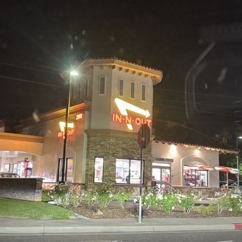 In-N-Out Burger - Burgers Near Me - Woodland, California In-N-Out Burger - Burgers Near Me - Woodland, California