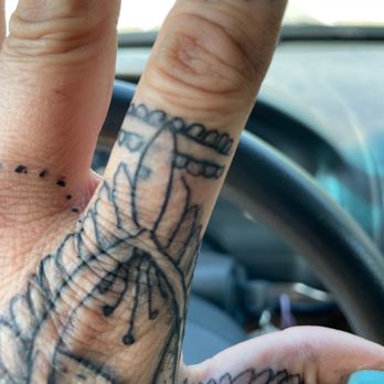 Front Page Ink - Looks like an accident, half circles are worse than a preschoolers - Tattoo Near Me - Warsaw, Missouri Front Page Ink - Looks like an accident, half circles are worse than a preschoolers - Tattoo Near Me - Warsaw, Missouri