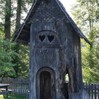 Shrine Drive Thru Tree - The tree houses were so dang cute! - Landmarks & Historical Buildings Near Me - Meyers Flat, California Shrine Drive Thru Tree - The tree houses were so dang cute! - Landmarks & Historical Buildings Near Me - Meyers Flat, California
