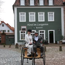 Hotel im Lustgarten - Anfahrt wie vor 100 Jahren,......