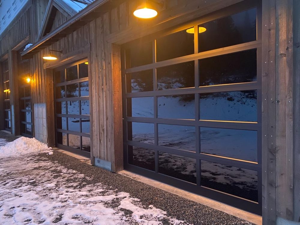 Universal 24x7 Garage Door Plus Gate Repair - Garage Door Contractor in Des Moines, WA