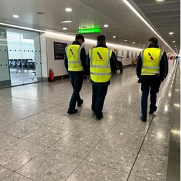 Ground crew @ LHR. Ground crew @ LHR.