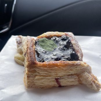 Mitten Sweets & Coffee - Desserts Near Me - Seattle, Washington