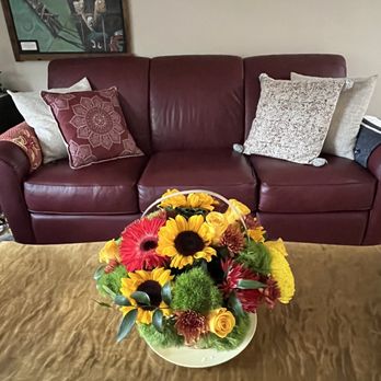 Broderick's Flowers - A beautiful basket of flowers arrived this morning. Thank you. - Florists Near Me - Bergenfield, New Jersey