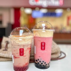 Gong Cha - Creme Brulee Strawberry Smoothie (left) & Creme Brulee Strawberry Milk tea with boba (right)