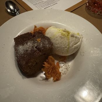 Il Cervo - Carrot cake - Cocktail Bars Near Me - Milwaukee, Wisconsin
