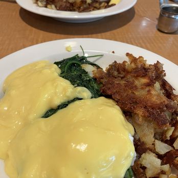 Palace Diner - Eggs, Benedict Florentine. Unfortunately onion, which I'm allergic to. We had to send it back. - Diners Near Me - Poughkeepsie, New York Palace Diner - Eggs, Benedict Florentine. Unfortunately onion, which I'm allergic to. We had to send it back. - Diners Near Me - Poughkeepsie, New York
