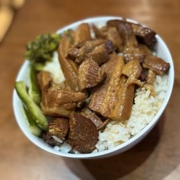 Braised Pork Rice Bowl Braised Pork Rice Bowl