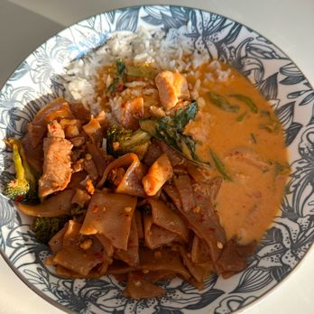Thai Spoon & Sushi - Sushi Bars Near Me - Chicago, Illinois Thai Spoon & Sushi - Sushi Bars Near Me - Chicago, Illinois