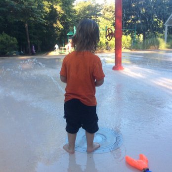 Greenleaf Park - Splash area - Playgrounds Near Me - Charlottesville, Virginia