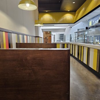 Lemon Zest - the interior of the restaurant - Mediterranean Near Me - Sherman Oaks, California Lemon Zest - the interior of the restaurant - Mediterranean Near Me - Sherman Oaks, California